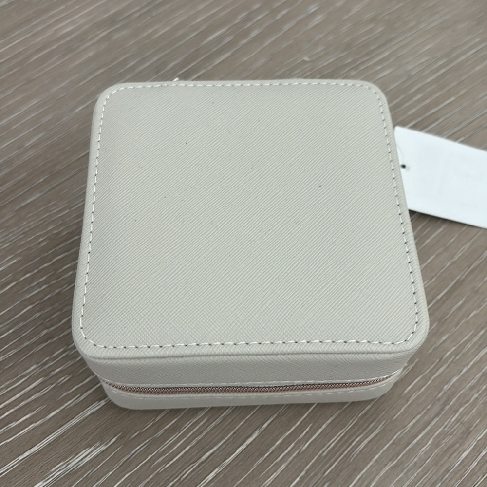 Small Travel Jewelry Case-Initial A - Picture 6 of 7